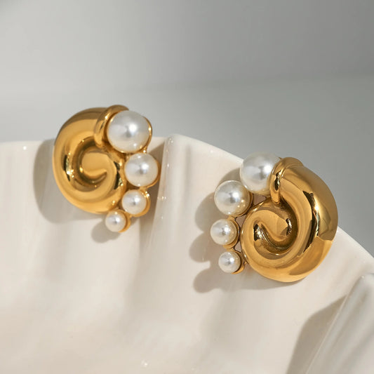 Perla Caracol Earring